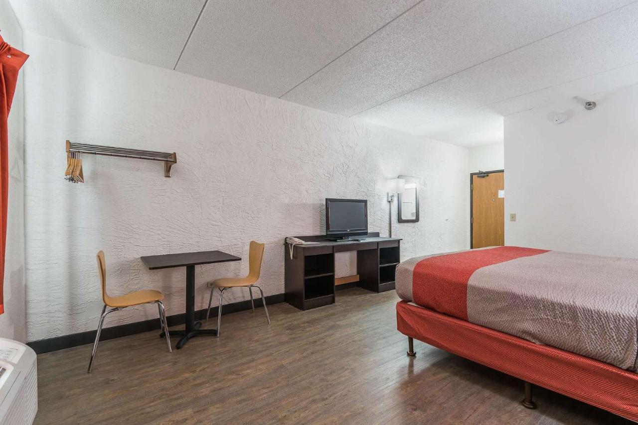 Motel 6-Bridgeview, Il Εξωτερικό φωτογραφία