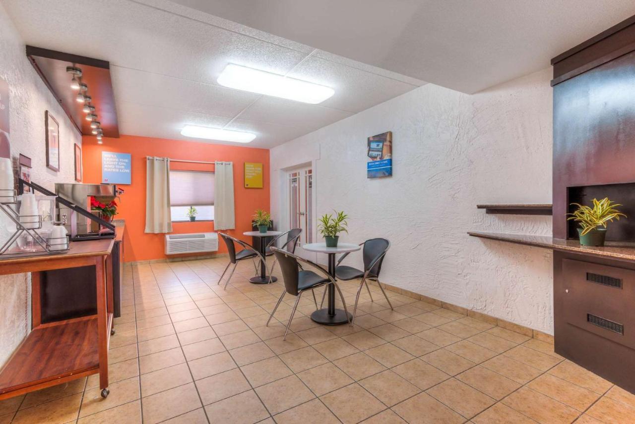 Motel 6-Bridgeview, Il Εξωτερικό φωτογραφία